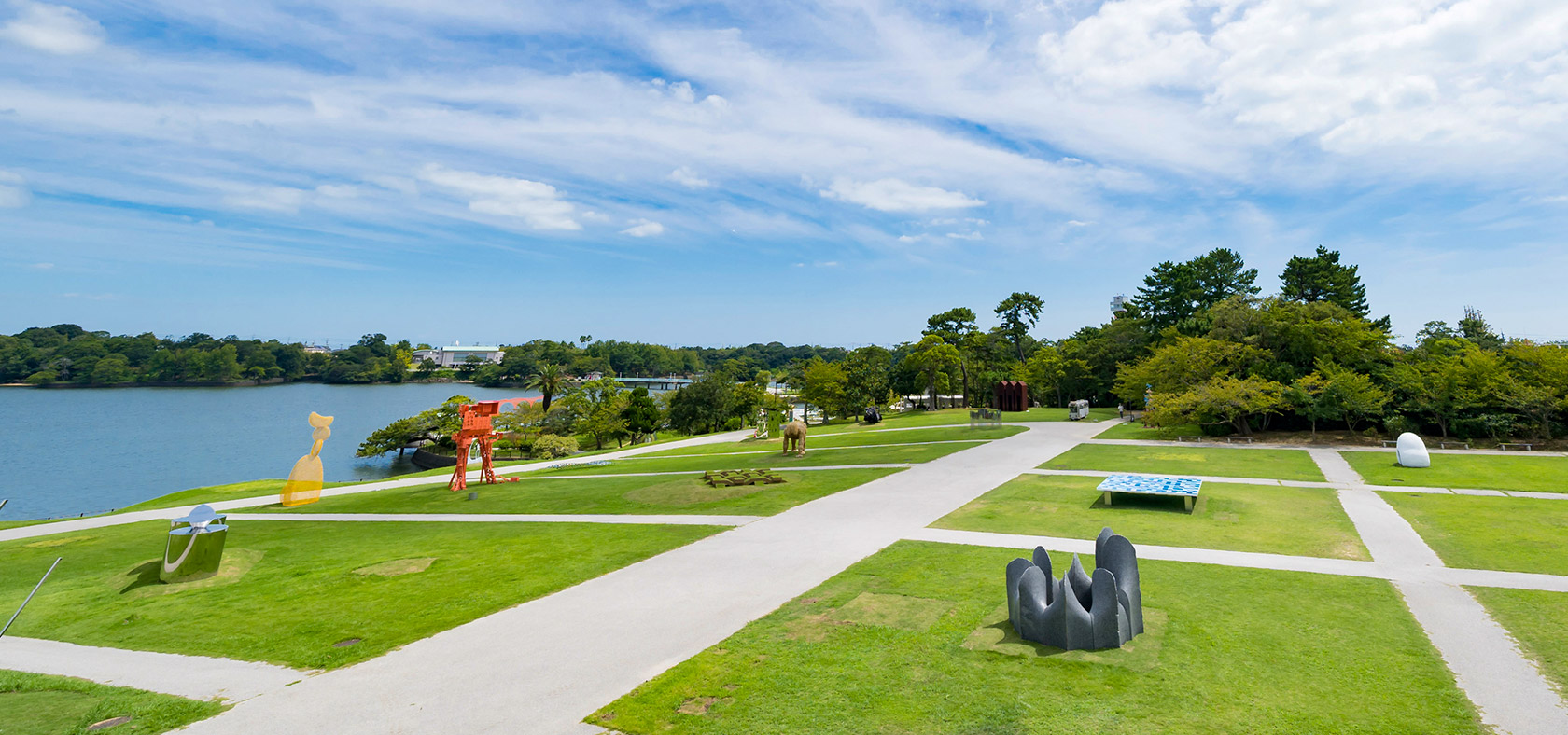 画像：公園内の展示の様子