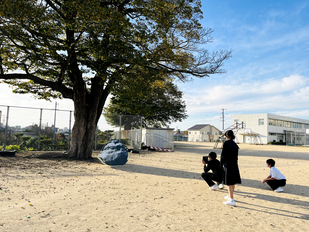 上宇部中２年生　彫刻設置体験