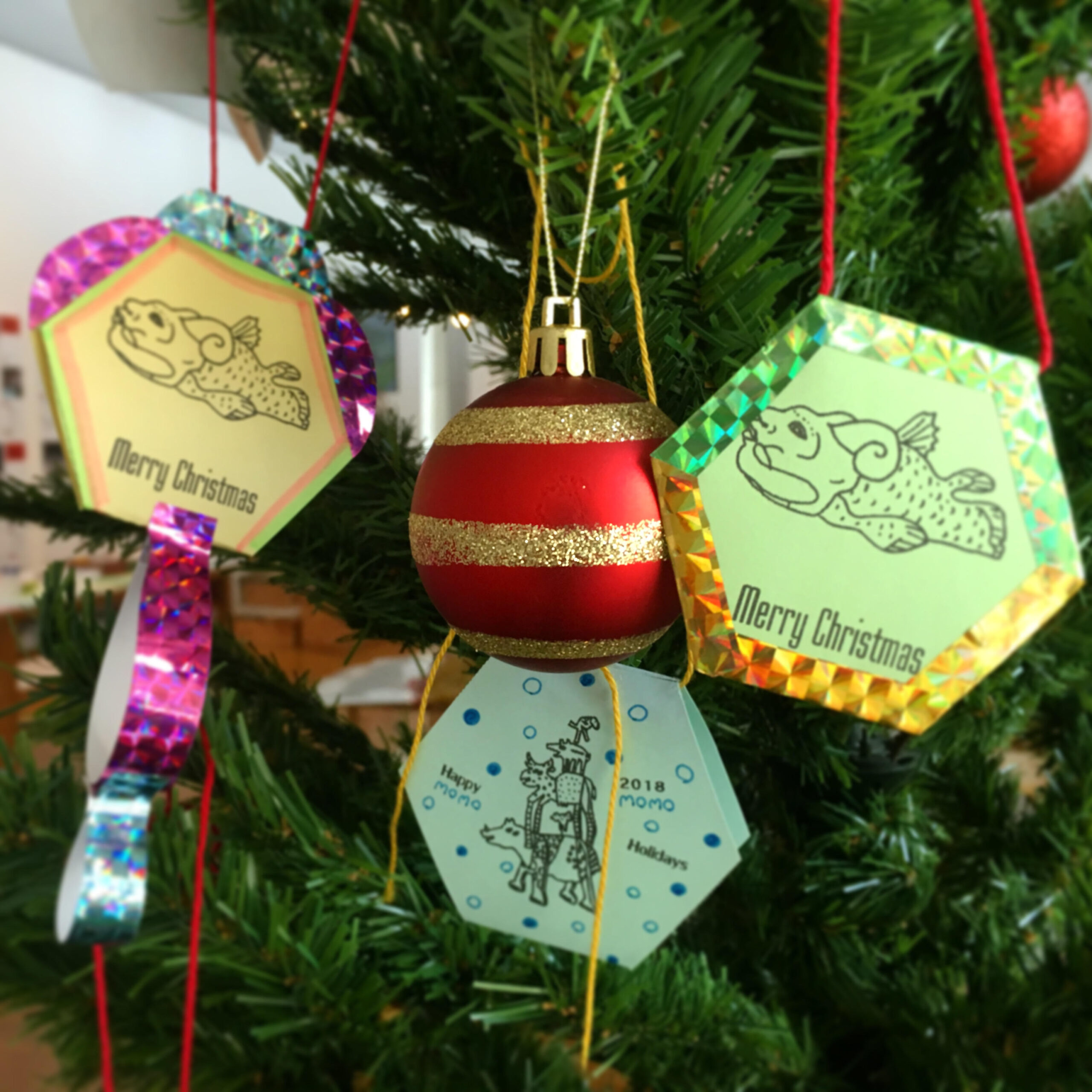 画像：オーナメントをつくってクリスマスツリーにかざろう！
