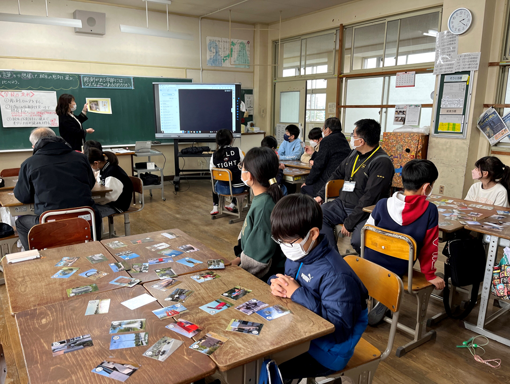 見初小５年　彫刻かるた